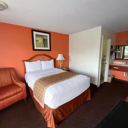 Royal Inn Richmond Hill- Savannah I-95 מראה חיצוני תמונה