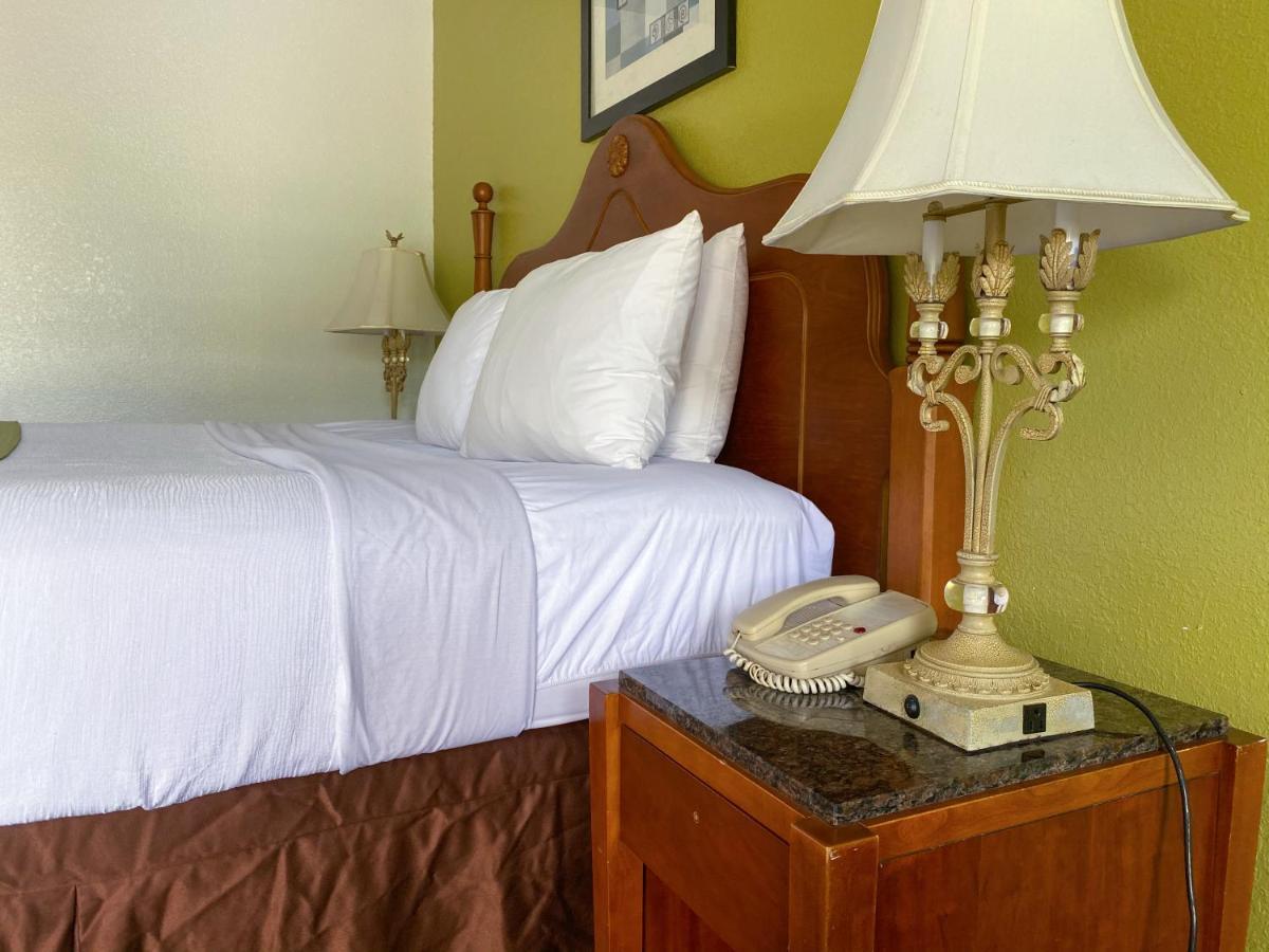Royal Inn Richmond Hill- Savannah I-95 מראה חיצוני תמונה