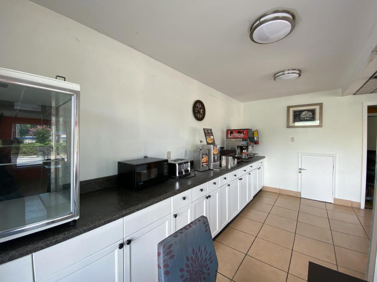 Royal Inn Richmond Hill- Savannah I-95 מראה חיצוני תמונה