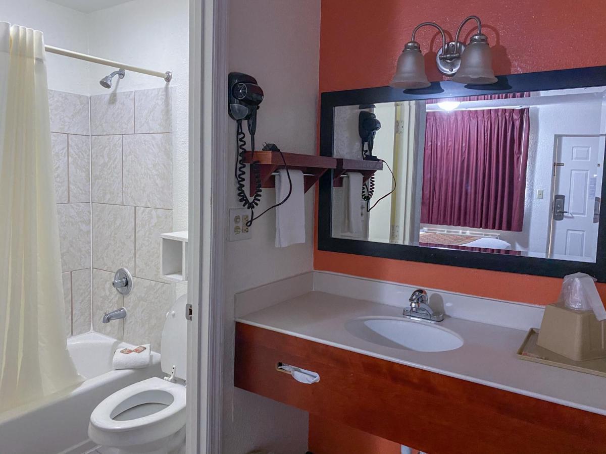 Royal Inn Richmond Hill- Savannah I-95 מראה חיצוני תמונה