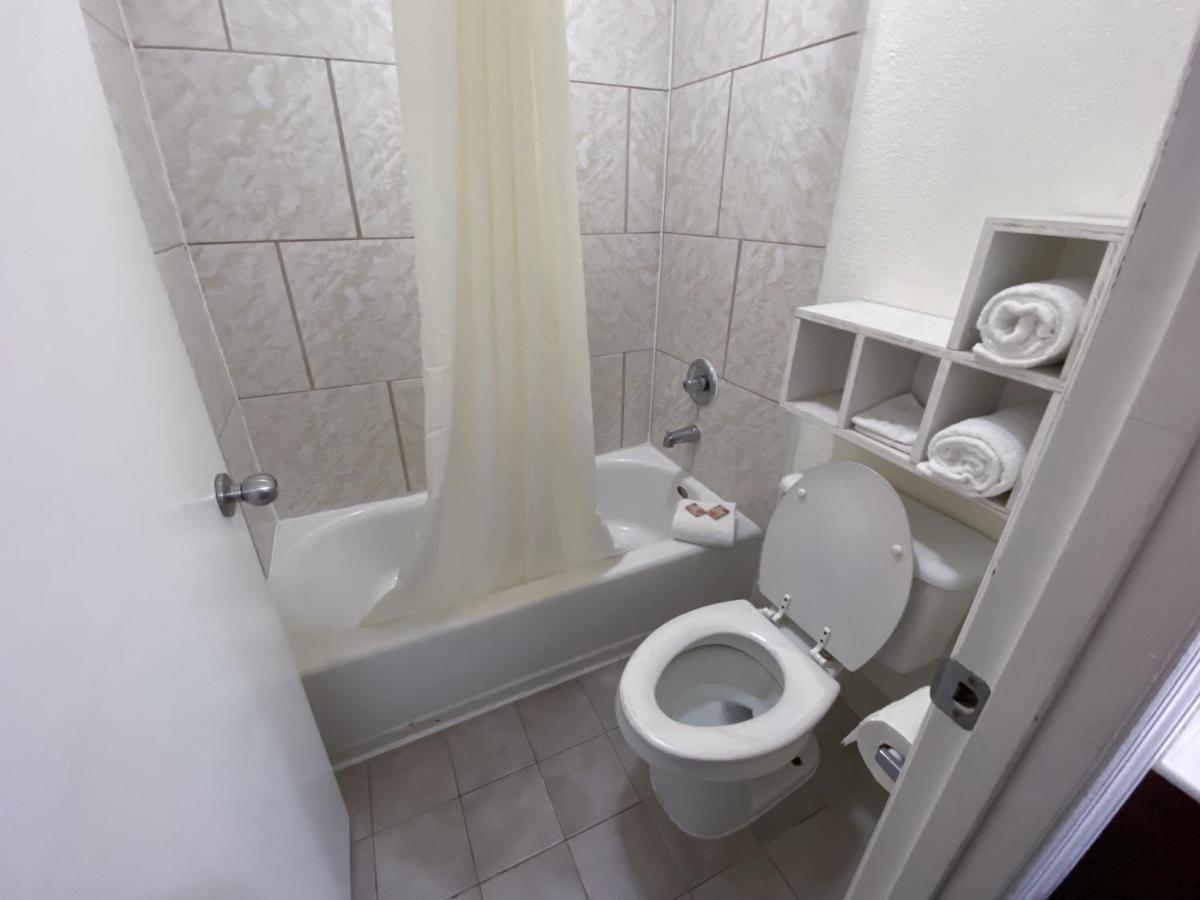 Royal Inn Richmond Hill- Savannah I-95 מראה חיצוני תמונה