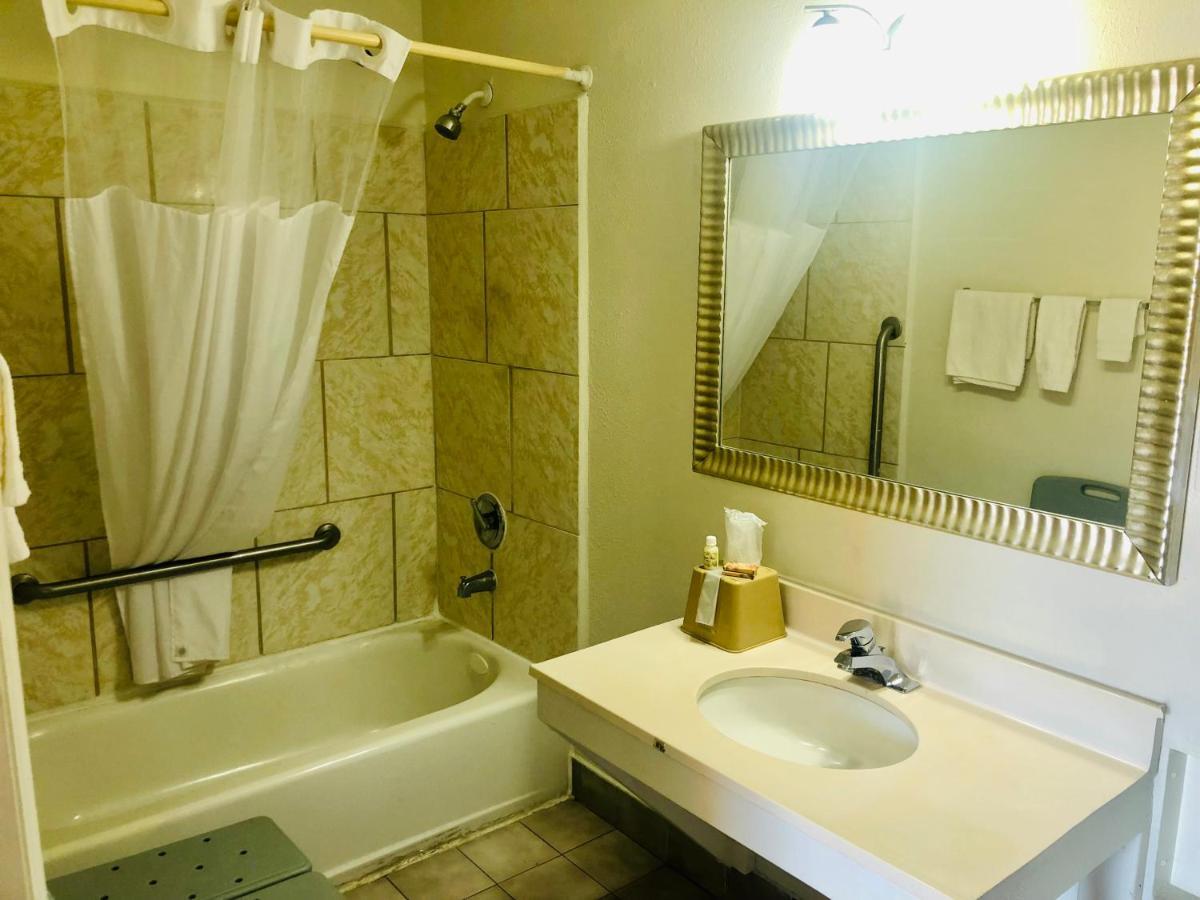 Royal Inn Richmond Hill- Savannah I-95 מראה חיצוני תמונה